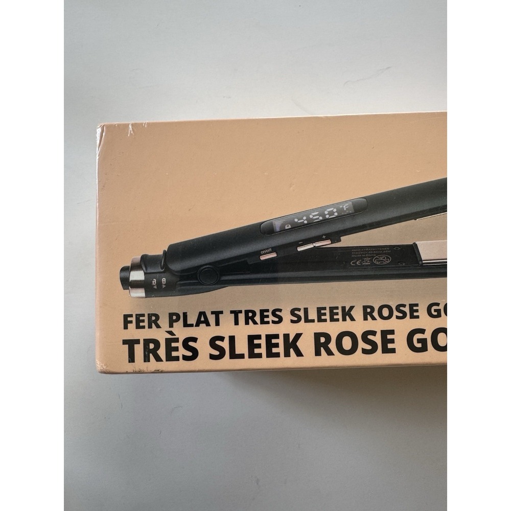 FOXYBAE Trés Sleek Flat Iron Titanium Plates 450°F Digital Auto Shut-Off - Picture 2 of 14